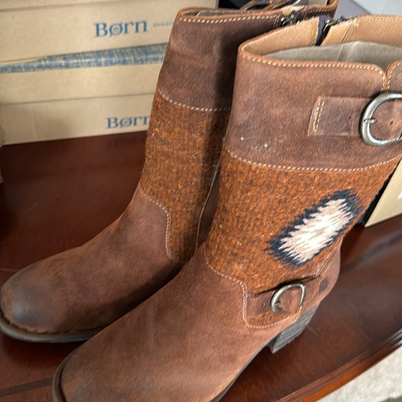 BORN Women's Triana Brown 9.5 boots brand new - Picture 2 of 8